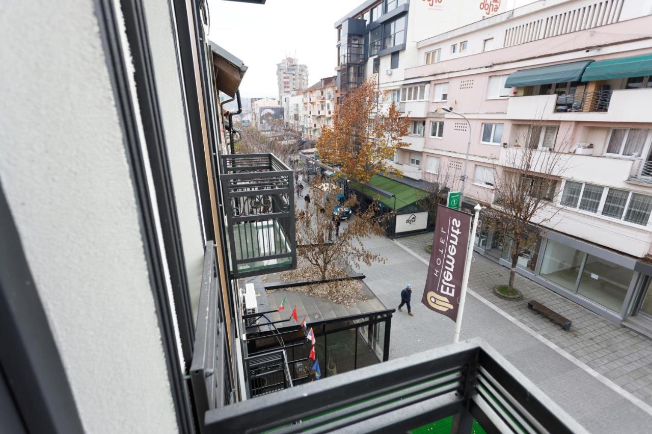 Hotel Elements ノヴィ・パザル エクステリア 写真