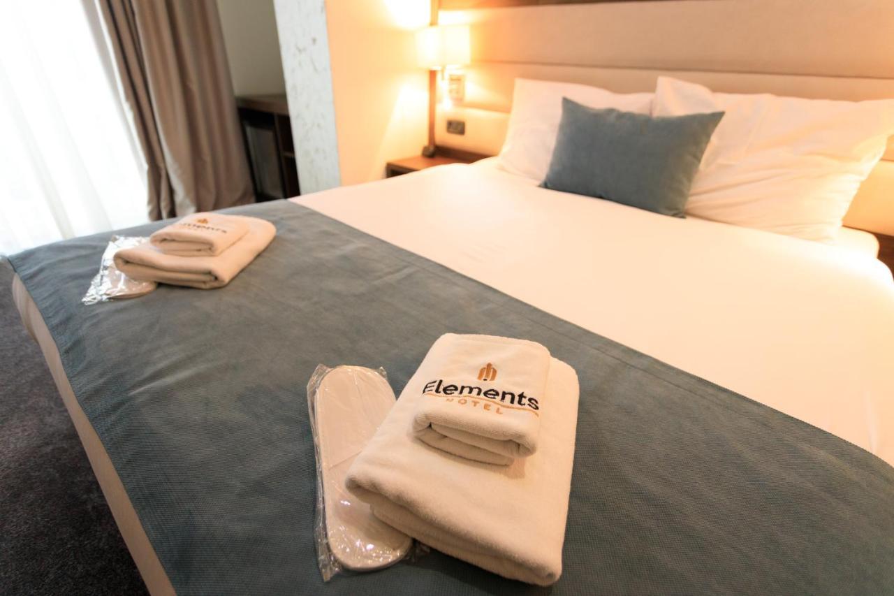 Hotel Elements ノヴィ・パザル エクステリア 写真