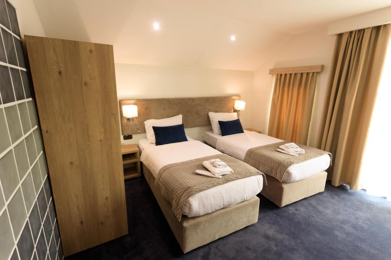 Hotel Elements ノヴィ・パザル エクステリア 写真