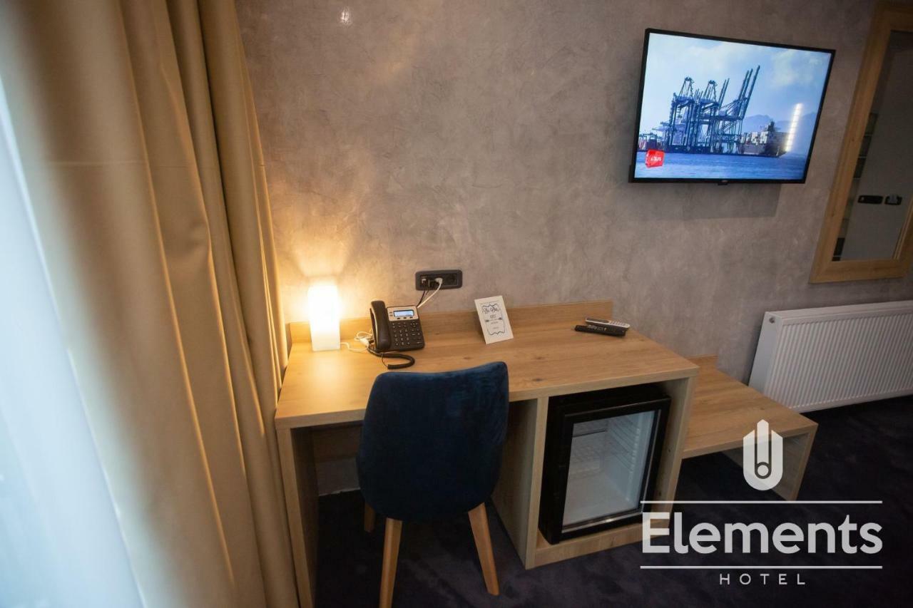 Hotel Elements ノヴィ・パザル エクステリア 写真