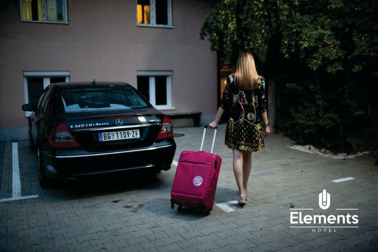 Hotel Elements ノヴィ・パザル エクステリア 写真