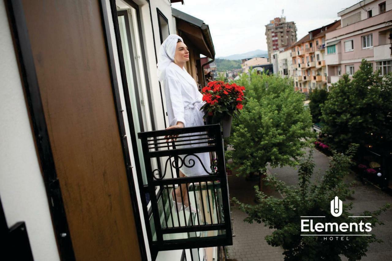 Hotel Elements ノヴィ・パザル エクステリア 写真
