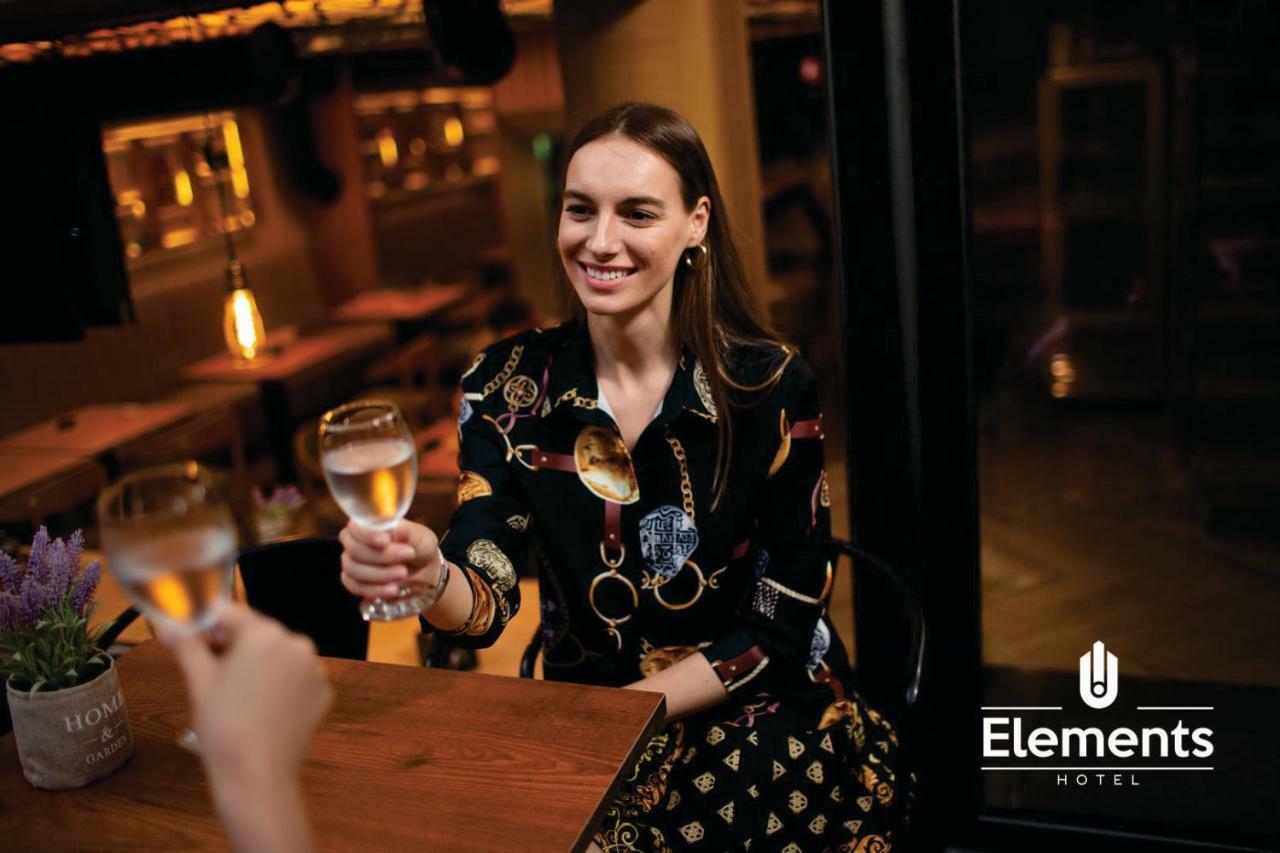 Hotel Elements ノヴィ・パザル エクステリア 写真