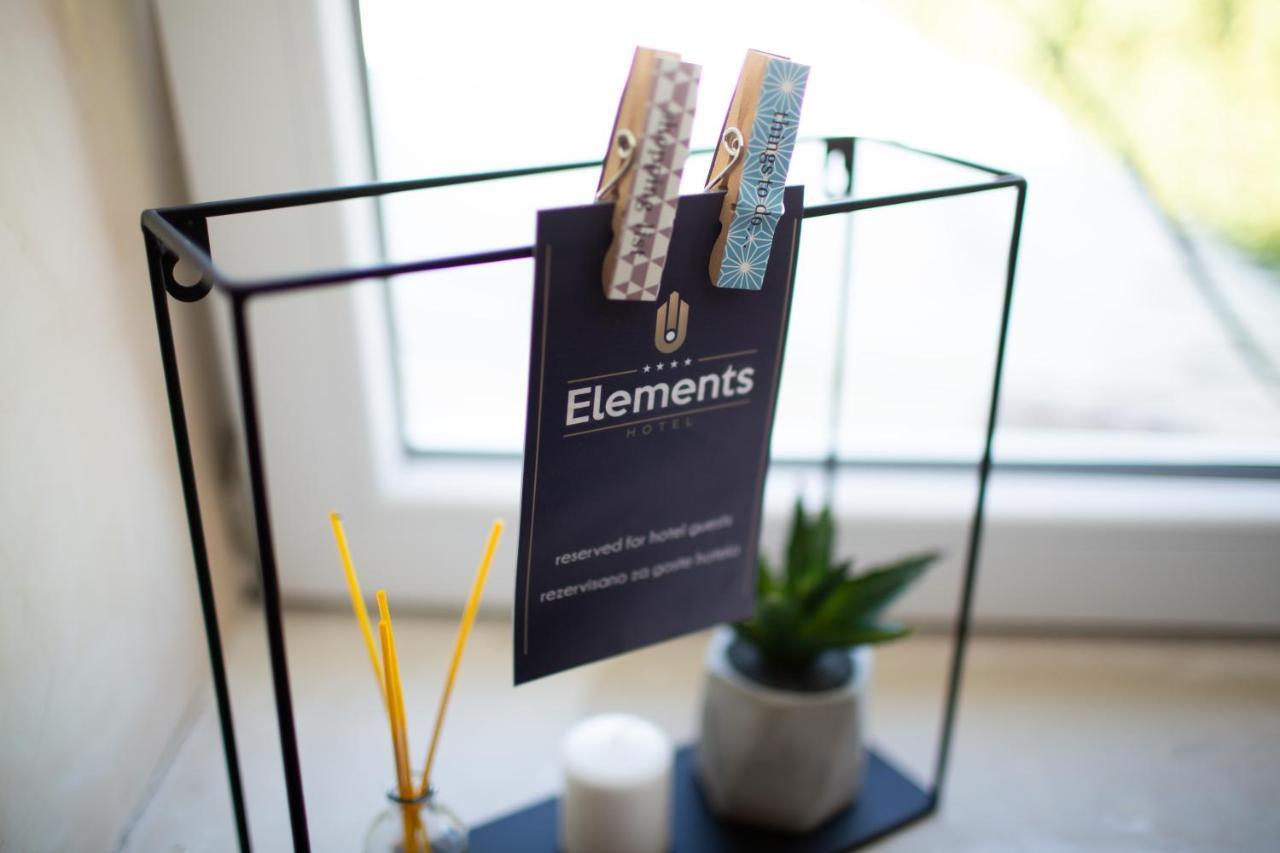 Hotel Elements ノヴィ・パザル エクステリア 写真
